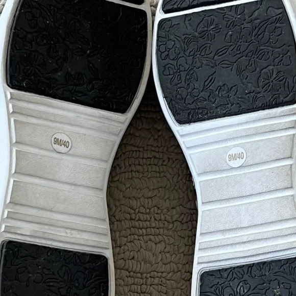 Aubrey Lynn Women's Amelina Slip-On Sneaker - Size 9 - Picture 4 of 5